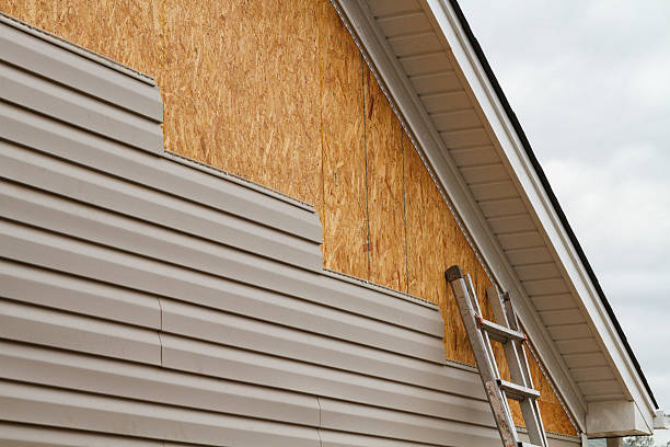Professional Siding technician working in Moorestown, NJ